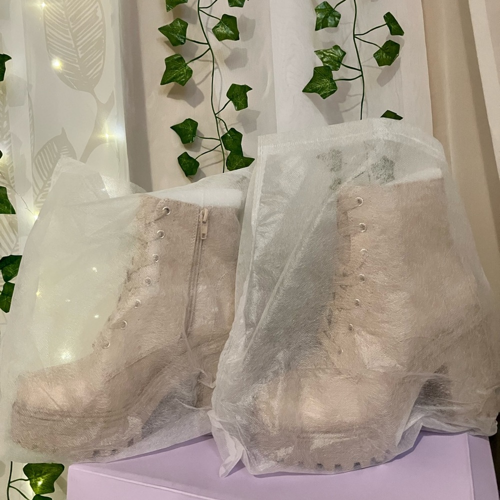 Madden Girl Rover Platform boots - Picture 9 of 12